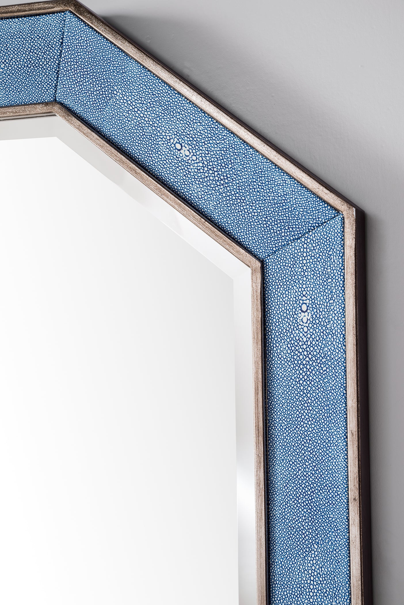 Tangent 30" Mirror, Silver w/ Delft Blue