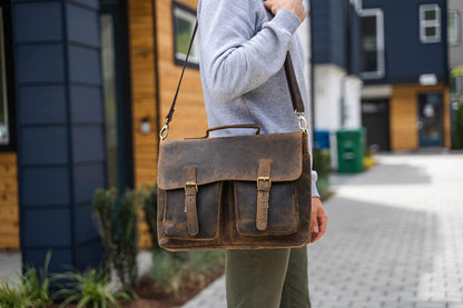 FR Fashion Co. 15" Men's Rustic Design Leather Messenger Bag