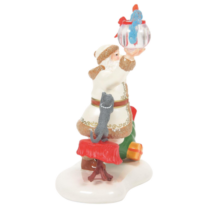 Santa Comes To Town - 2025 Figurine
