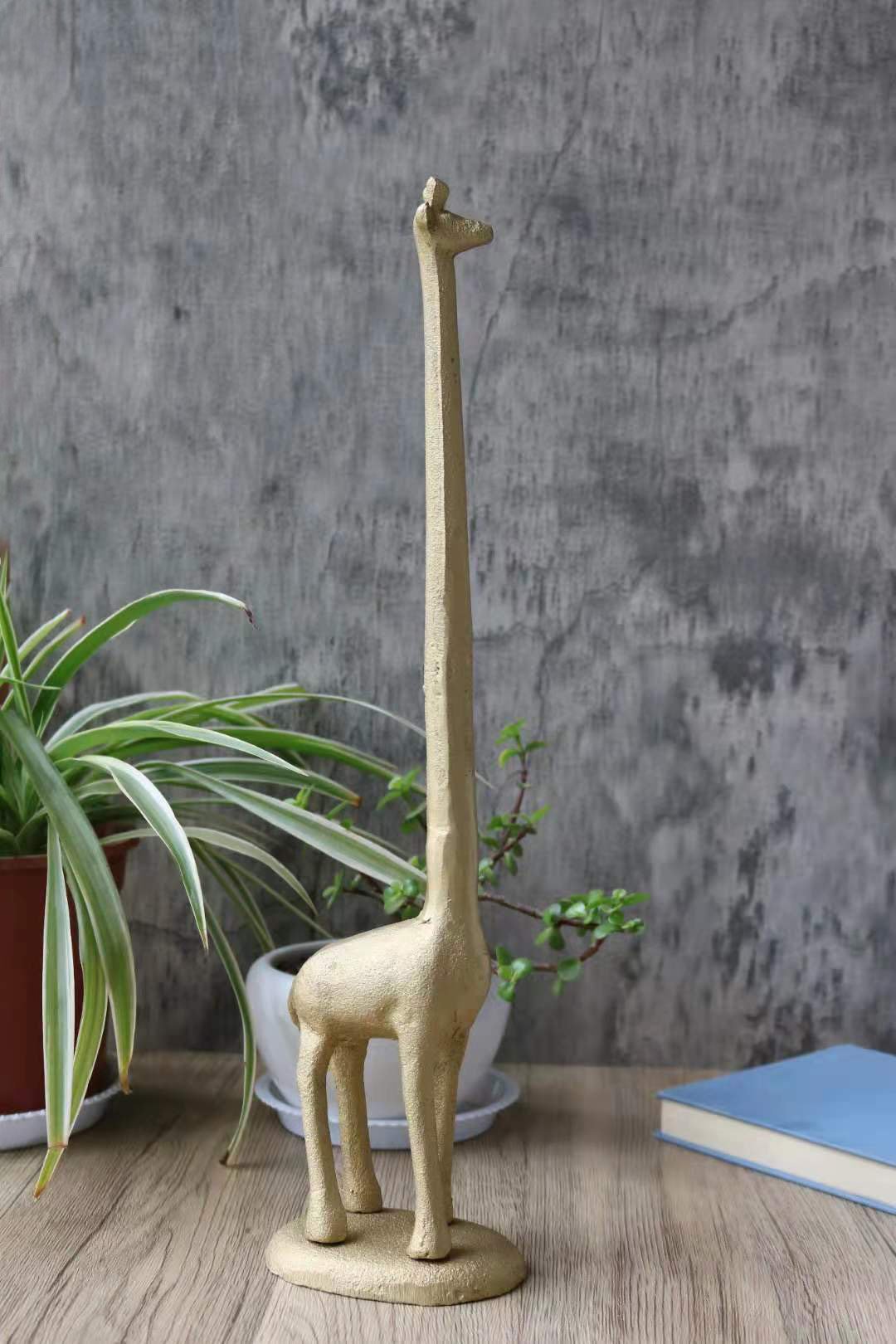 Giraffe Gold Paper Towel Holder, 17"