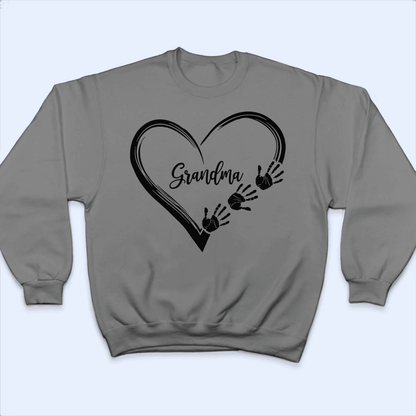 Heart Hand Grandma - Personalized Custom T Shirt - Birthday, Loving, Funny Gift for Grandma/Nana/Mimi, Mom, Wife, Grandparent