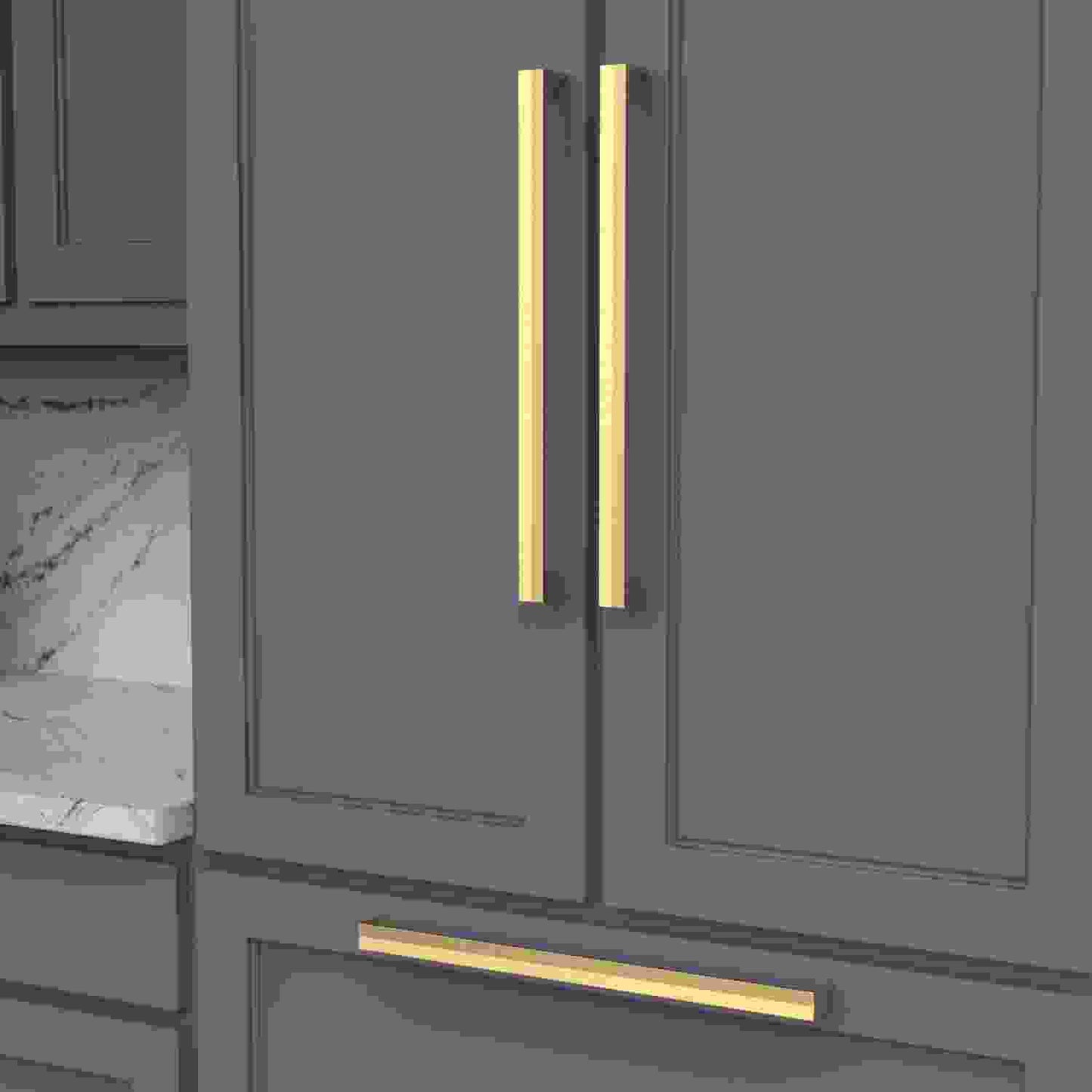 18 Inch Center to Center Avenue Appliance Pull