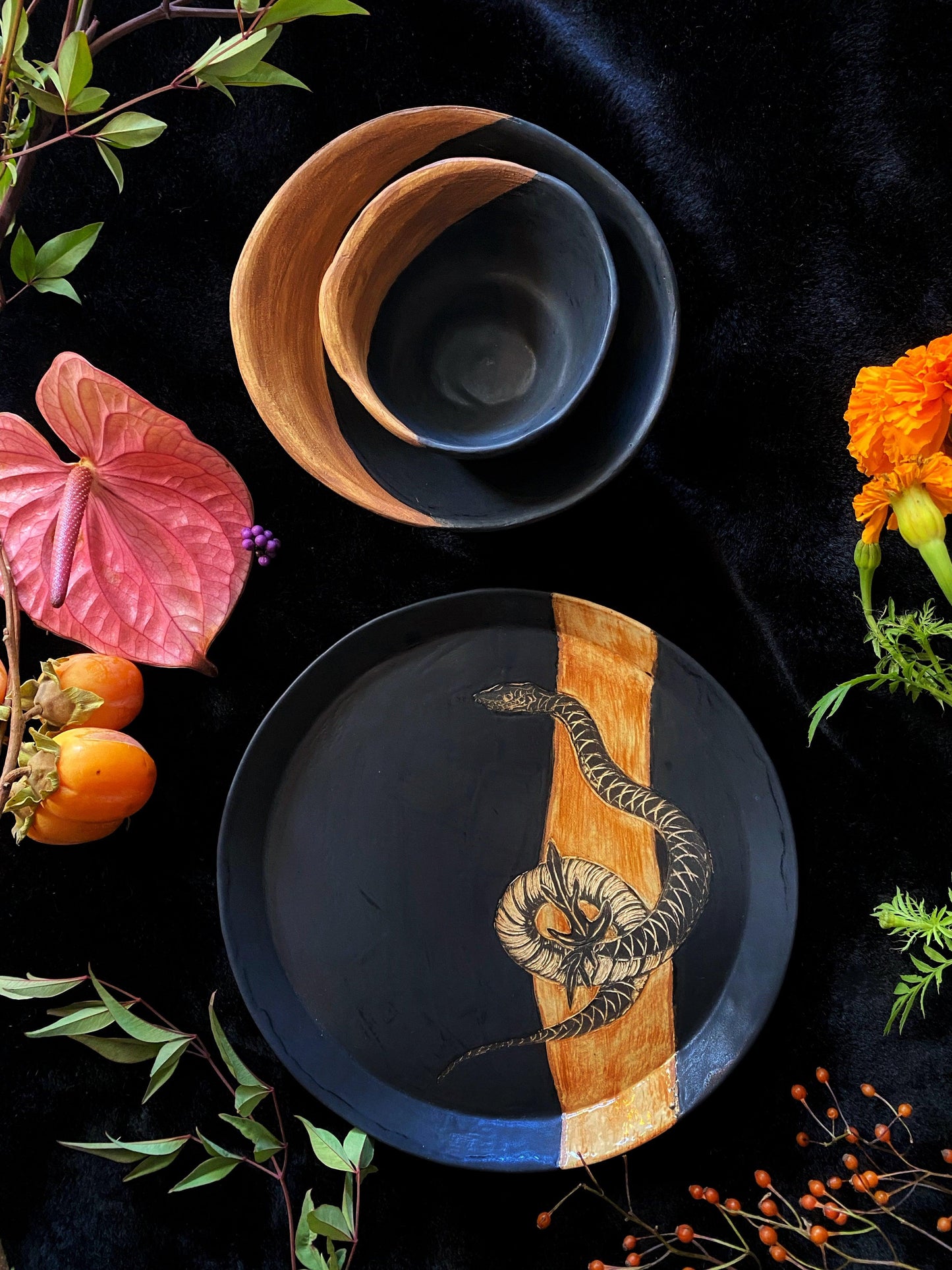 Matte Black w/ Wood Texture (Circular) Plates and Dinnerware