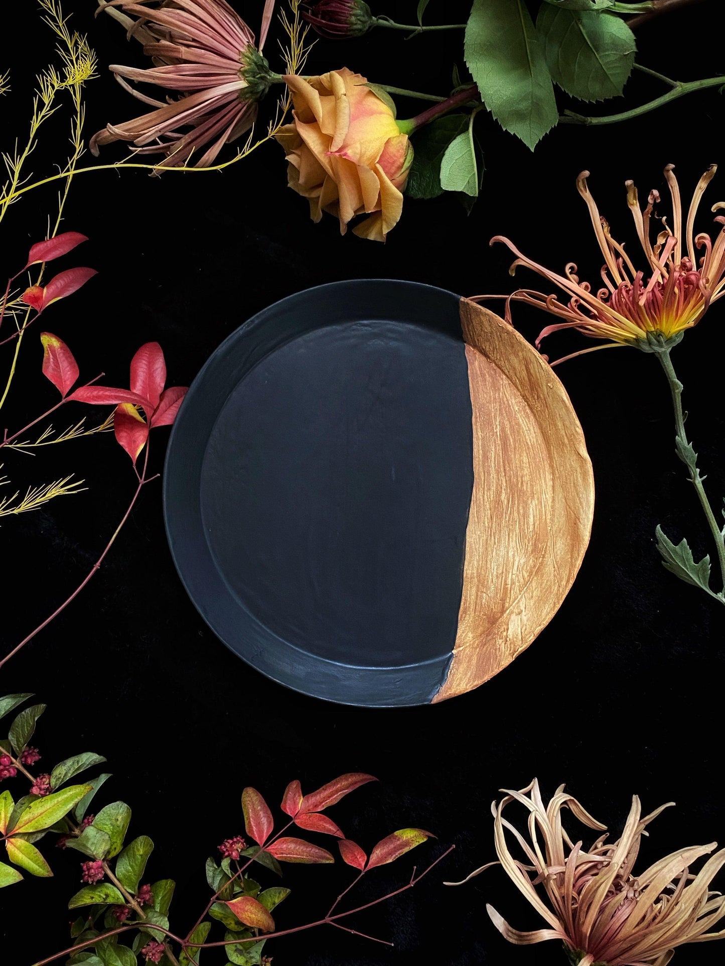 Matte Black w/ Wood Texture (Circular) Plates and Dinnerware