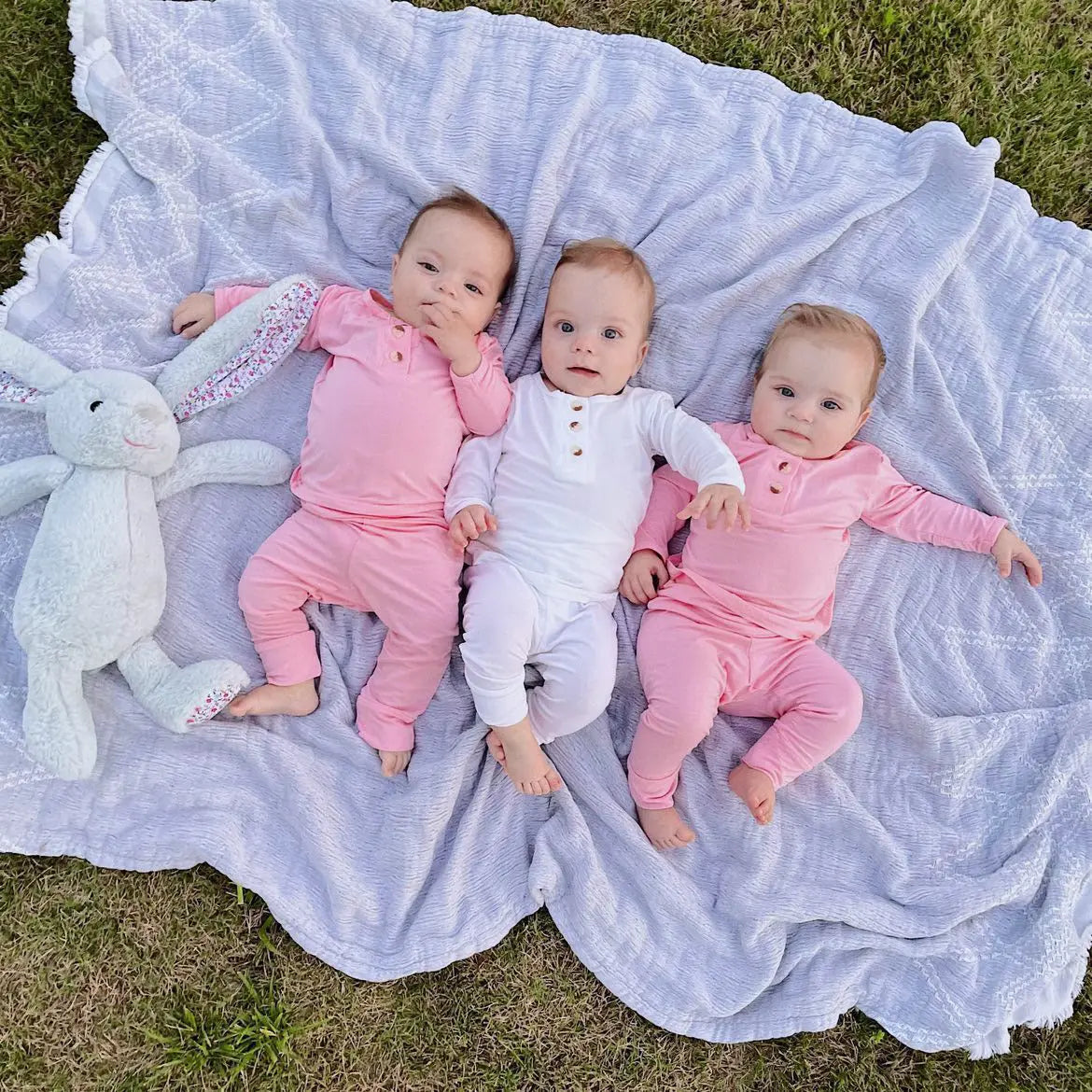 White Newborn Outfit - Baby Coming Home Outfit (Newborn - 12 months)