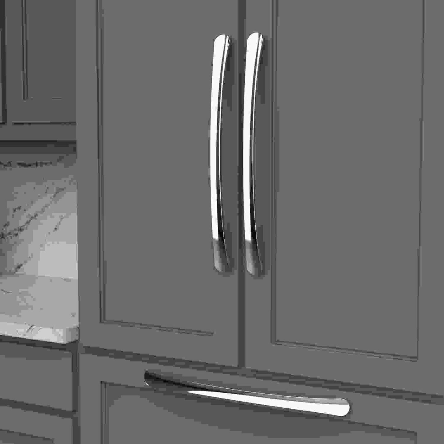 18 Inch Center to Center Vale Appliance Pull