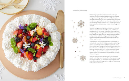 Christmas at the Palace: A Cookbook: 50+ Festive Holiday Recipes
