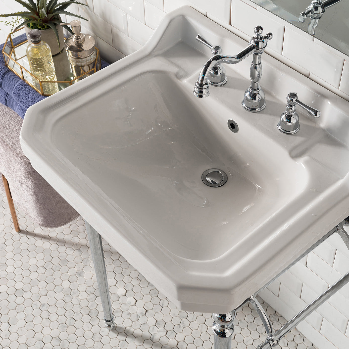 Wellington 24" Single Console Single Sink w/ Stand
