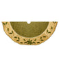 Decorative tree skirt with green center and gold边缘饰有冬青叶
