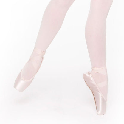 Mabe Pointe Shoe