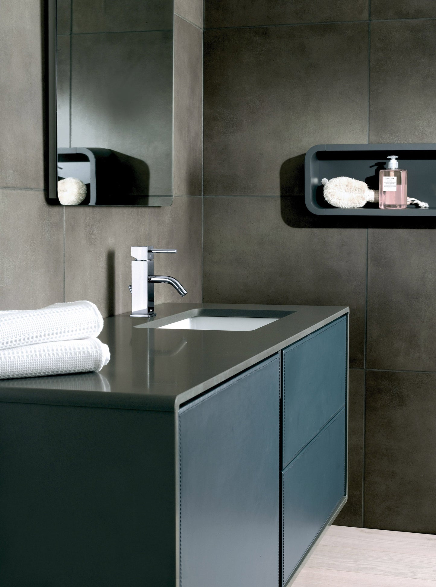 57CR211 Faucets-Single Handle