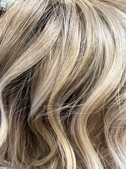 NEW! Waves and Raves by Raquel Welch Sheer Luxury-Feather Lite
