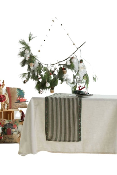 Fox Trot Pattern Linen-Feel Runner, Christmas Decorating