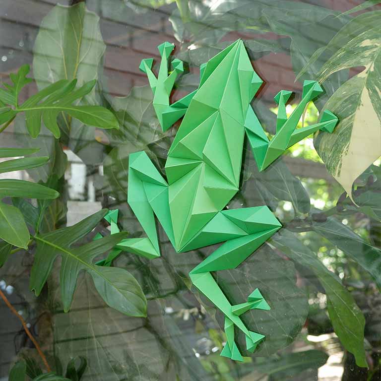 Frog Wall Art for Home Decor (DIY Papercraft)