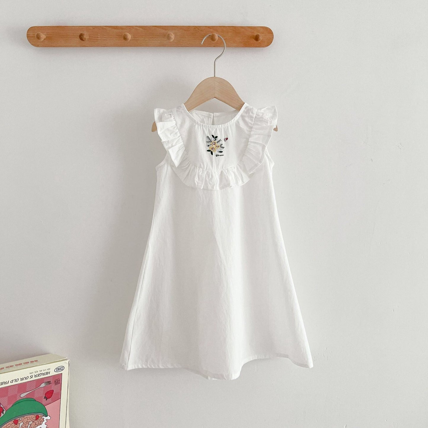 Baby Girl Embroidered Pattern Solid Color Sleeveless Dress & Onesies