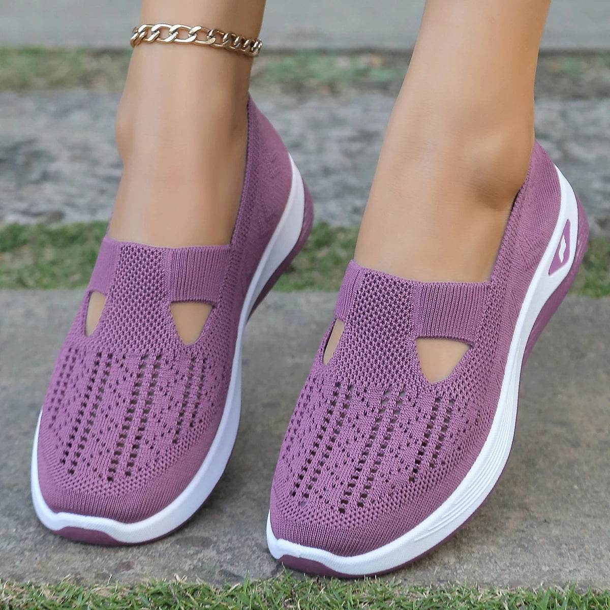 Lightweight Women’s Casual Sneakers – Breathable Flat Shoes for Everyday Comfort