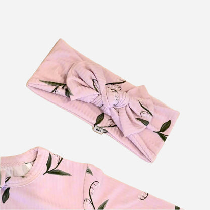 Ribbed Lilies Bow
