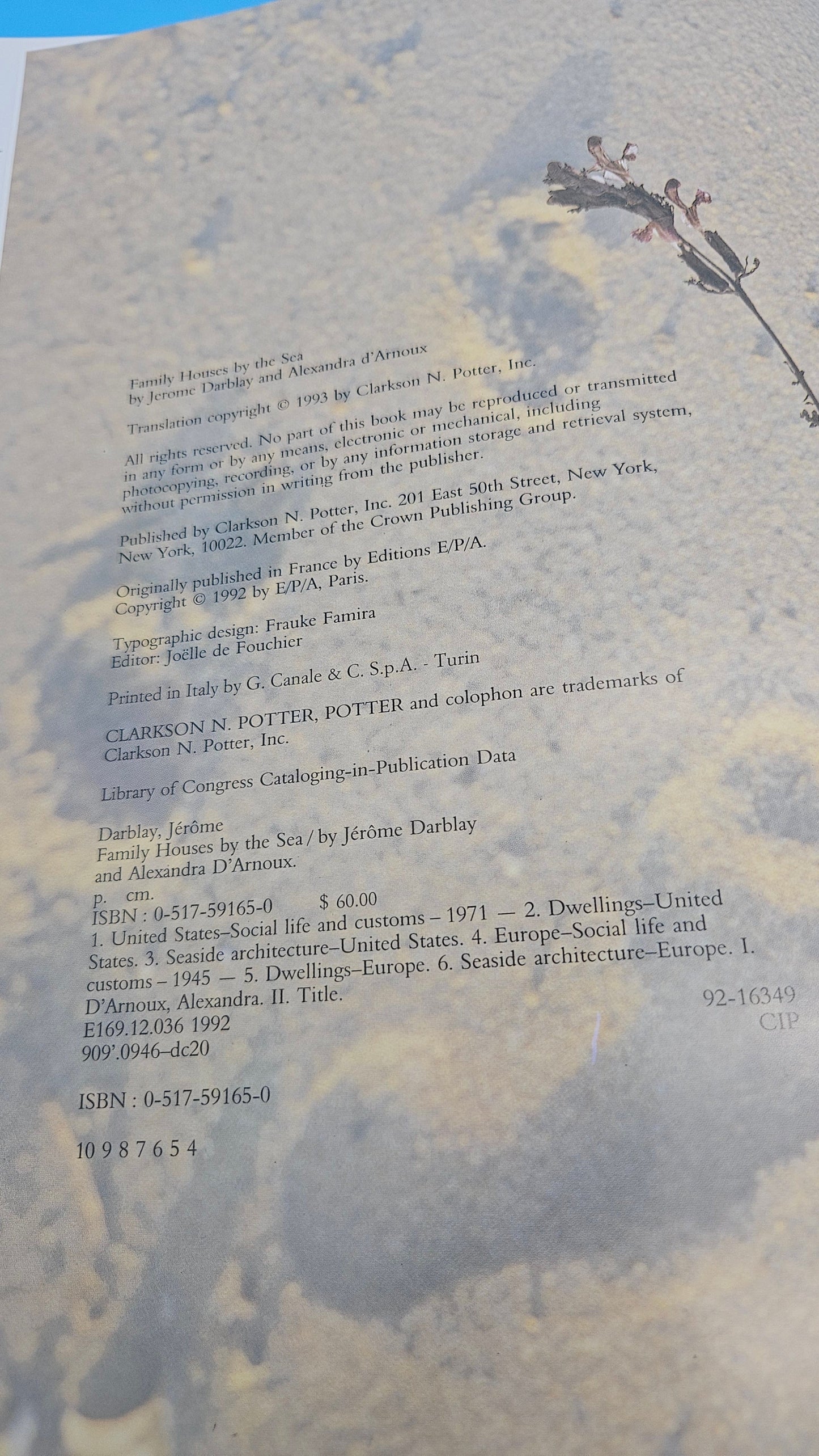 Family Houses by the Sea – 1993 Hardcover by Alexandra d’Arnoux & Jérôme Darblay