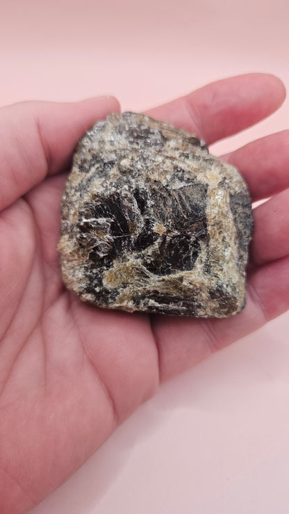 Madagascar Labradorite Rough 106g – Natural Raw Crystal with Subtle Flash, Unique Healing Stone, Collector’s Mineral Specimen