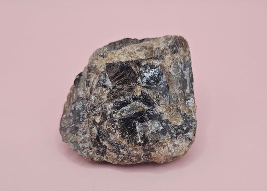 Madagascar Labradorite Rough 106g – Natural Raw Crystal with Subtle Flash, Unique Healing Stone, Collector’s Mineral Specimen