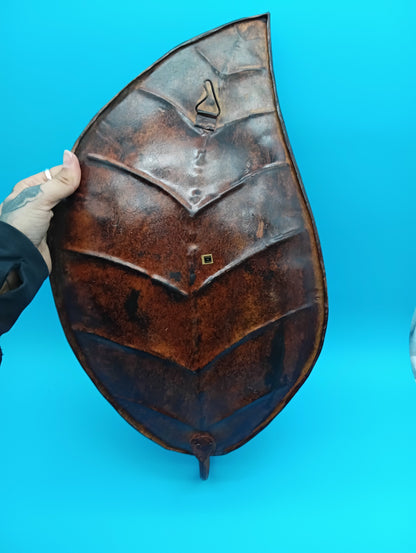 Metal Leaf Wall Sconce – Rustic Decorative Accent 18x10