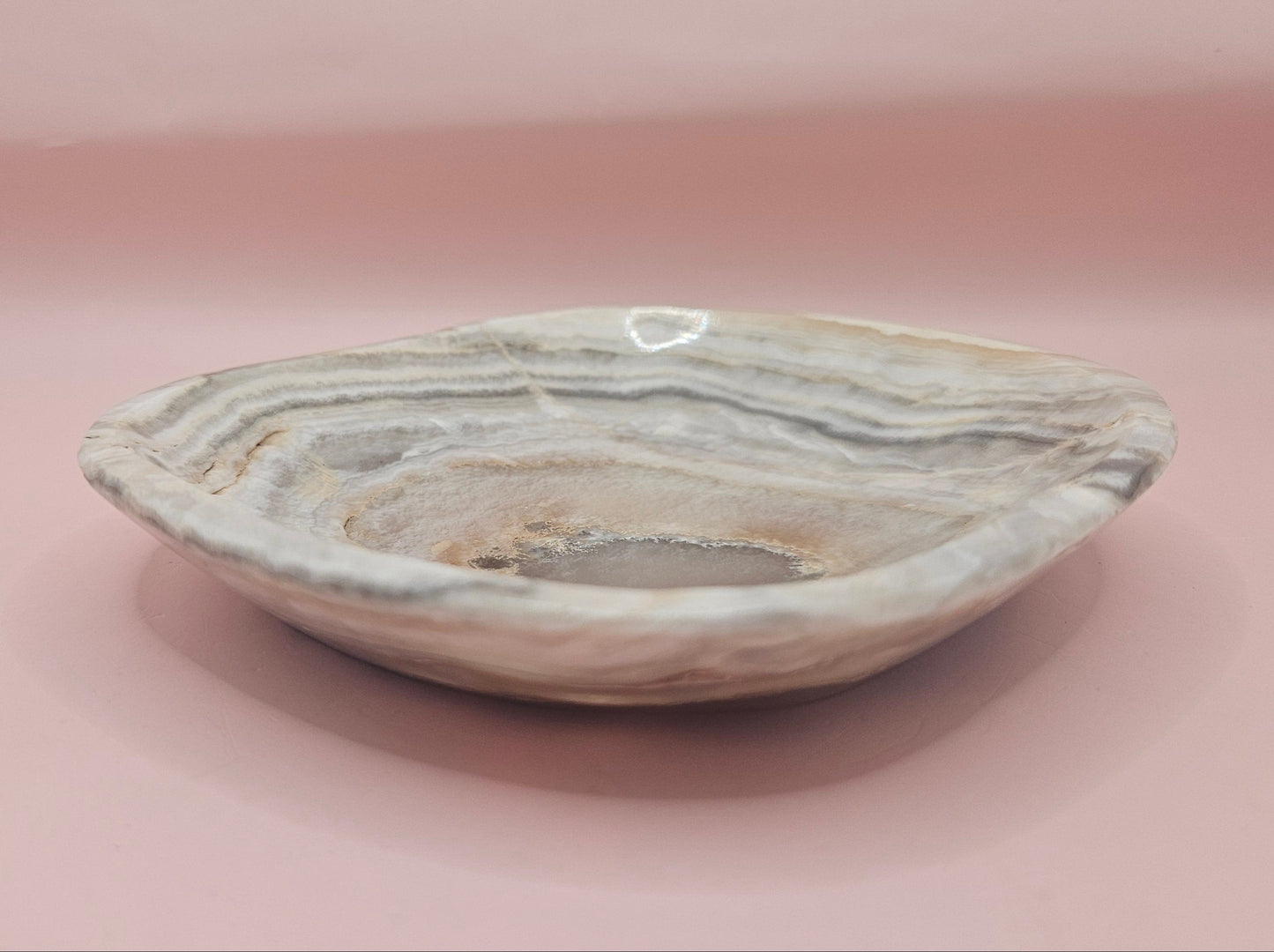 Polished Onyx Dish – Banded Geode-Style Stone Tray 6x5"