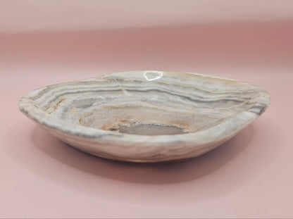 Polished Onyx Dish – Banded Geode-Style Stone Tray 6x5"