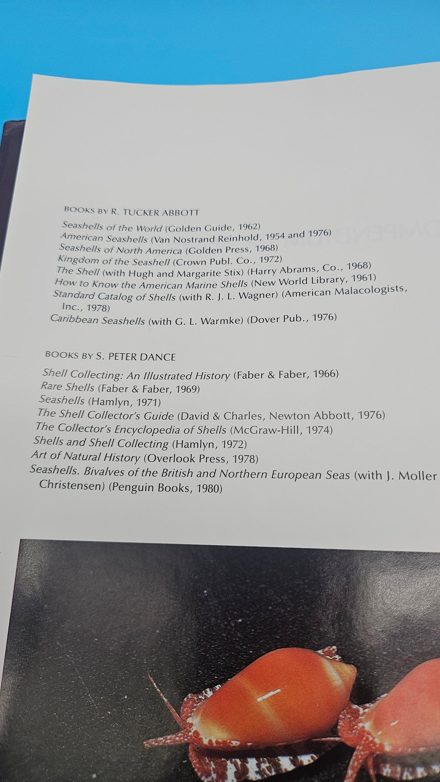 Compendium of Seashells – R. Tucker Abbott & S. Peter Dance (1991, Hardcover)