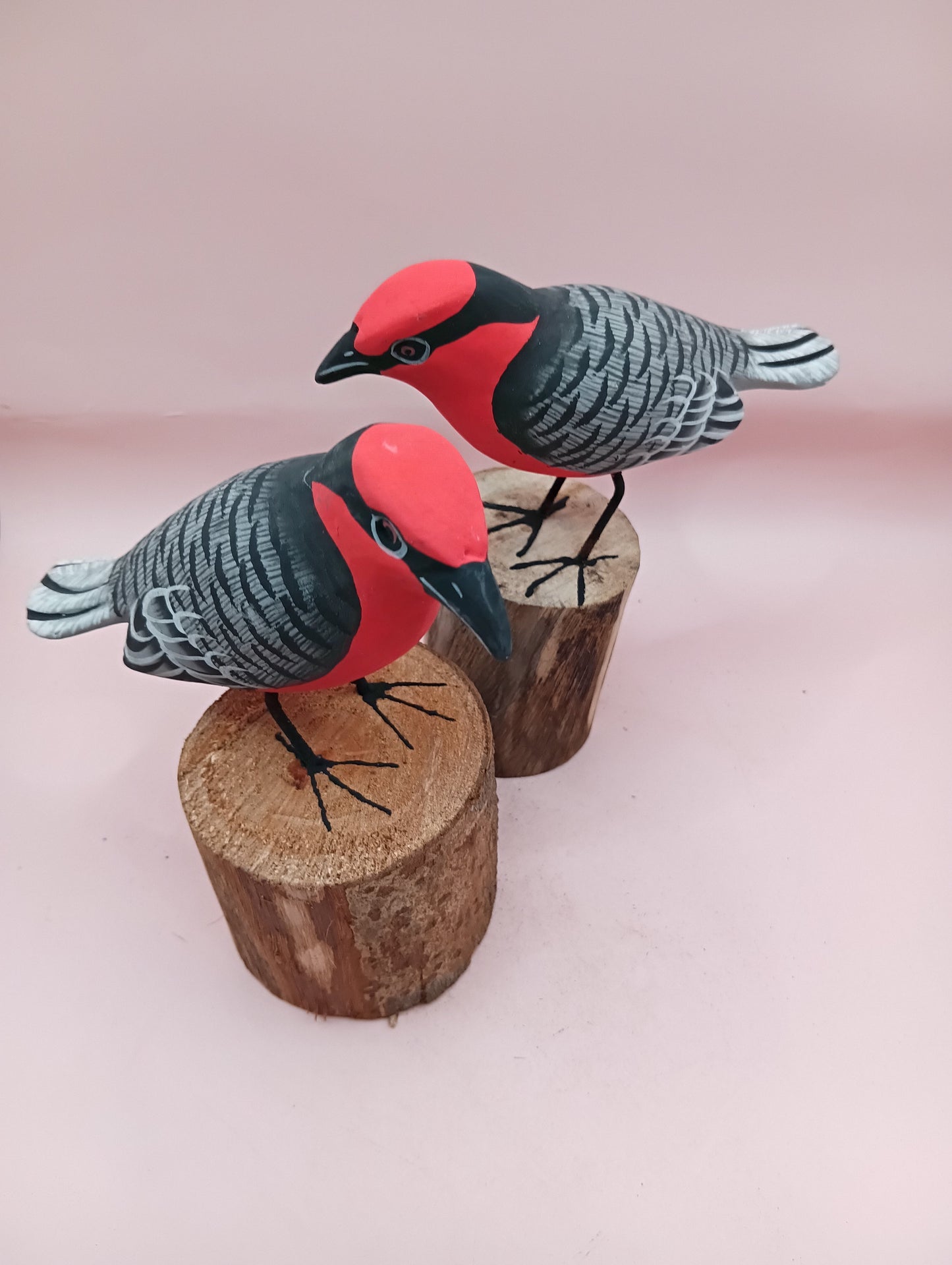 Red Songbird on Stump Wooden Decor – 5.5" Nature-Inspired Accent Piece