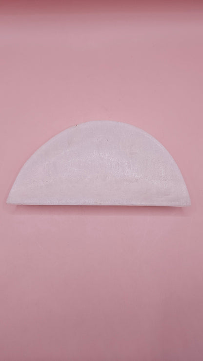 White Onyx Crescent Shallow Bowl – 5.7" Carved Stone Dish