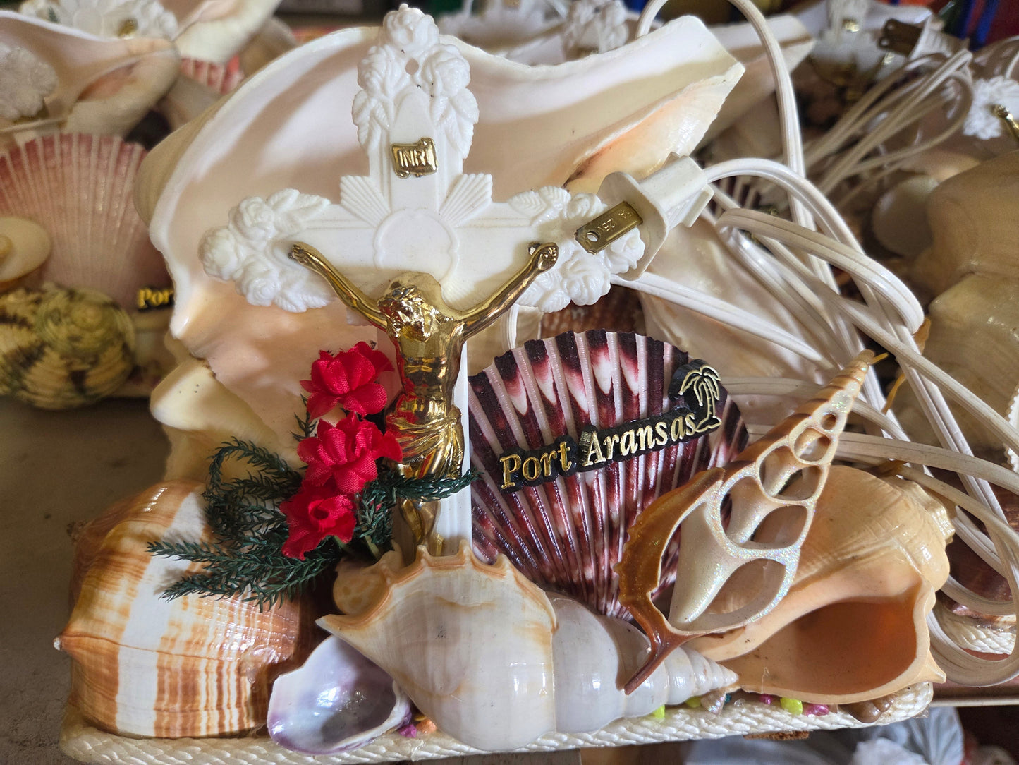 Chank & Mixed Seashells Novelty Light (Seahorse,  Palm Tree, Flamingo, Crucifix Or Marlin Accent)