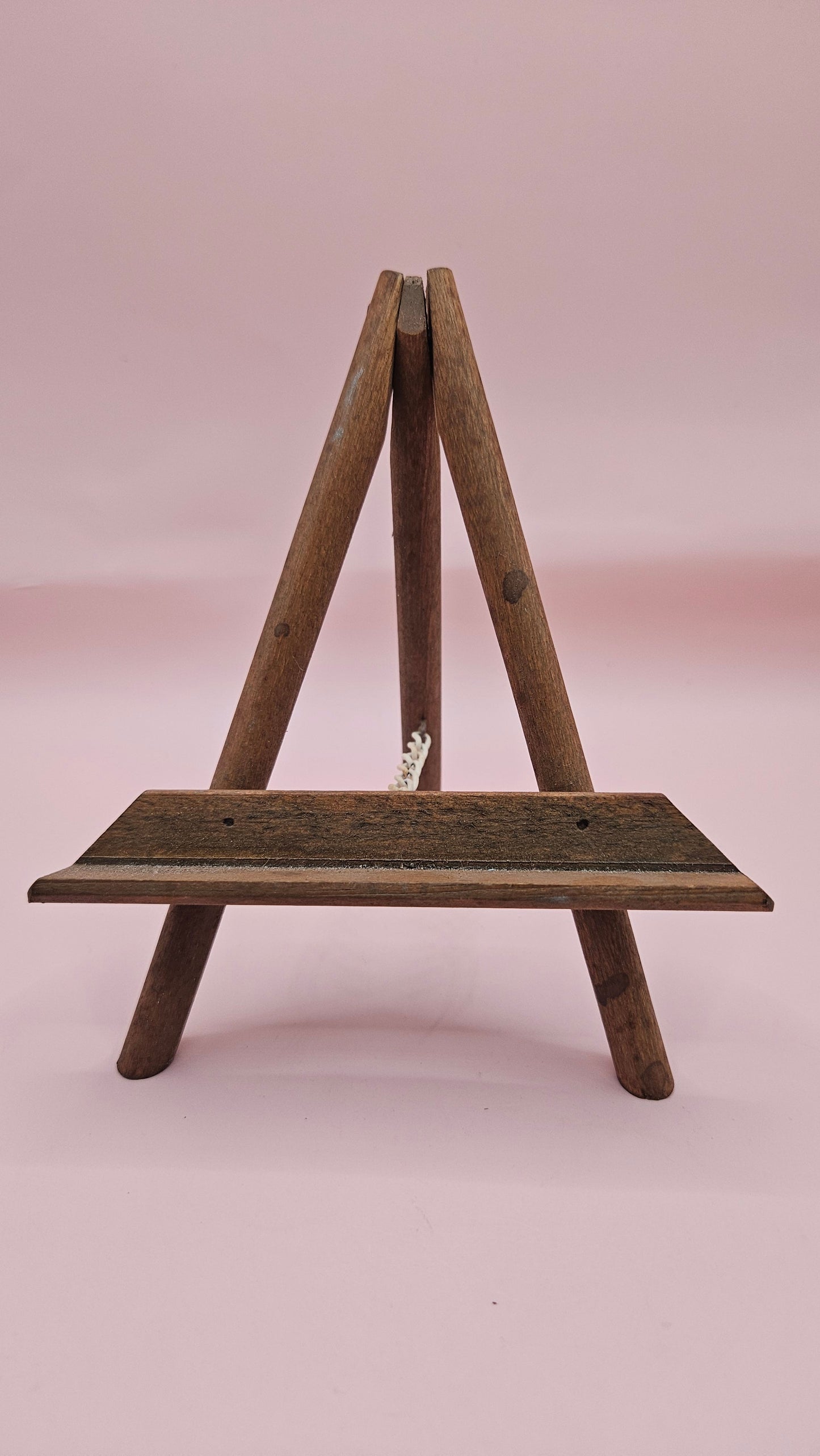 Rustic Wood Display Easel – Vintage Style, Available in Multiple Sizes