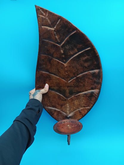 Metal Leaf Wall Sconce – Rustic Decorative Accent 18x10