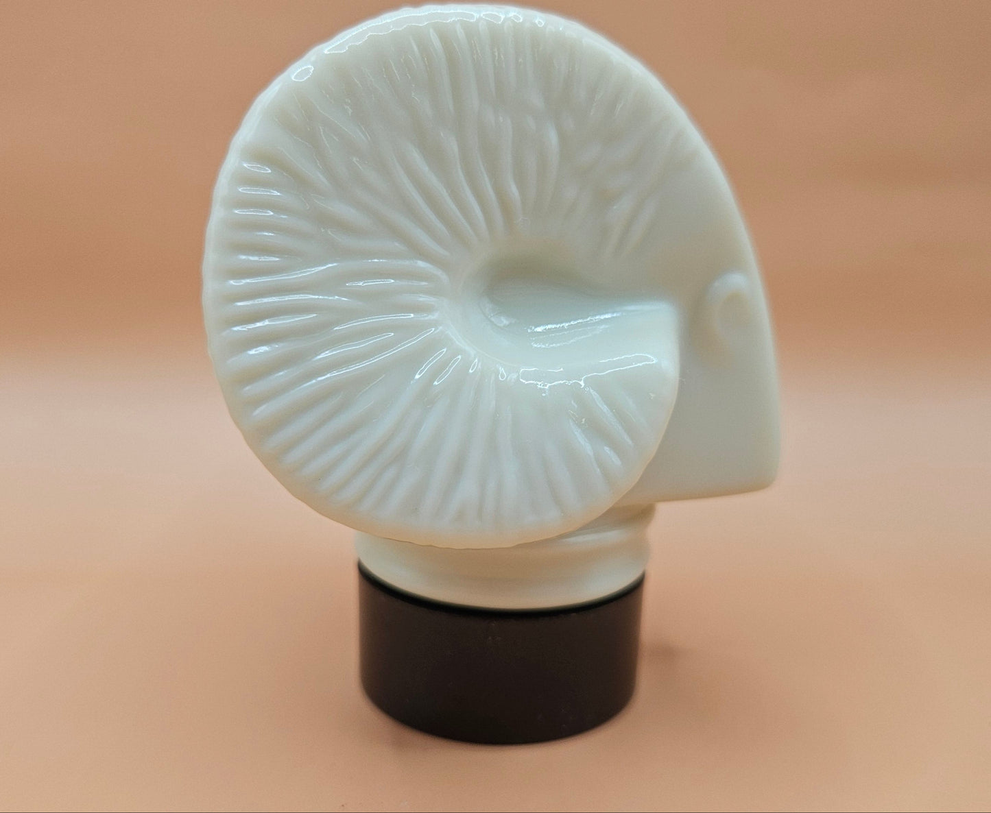 Vintage 1970s Avon Ram’s Head Aftershave Bottle – Wild Country Milk Glass Decanter – 3.8"x2.8"