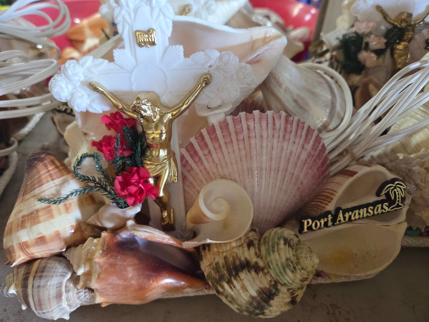 Chank & Mixed Seashells Novelty Light (Seahorse,  Palm Tree, Flamingo, Crucifix Or Marlin Accent)