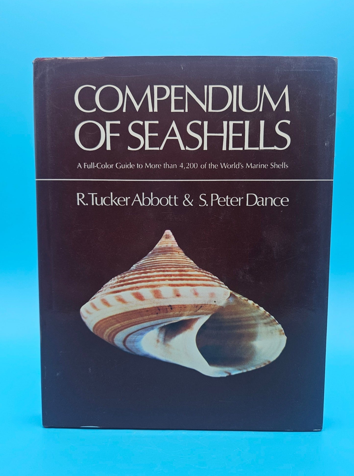 Compendium of Seashells – R. Tucker Abbott & S. Peter Dance (1991, Hardcover)