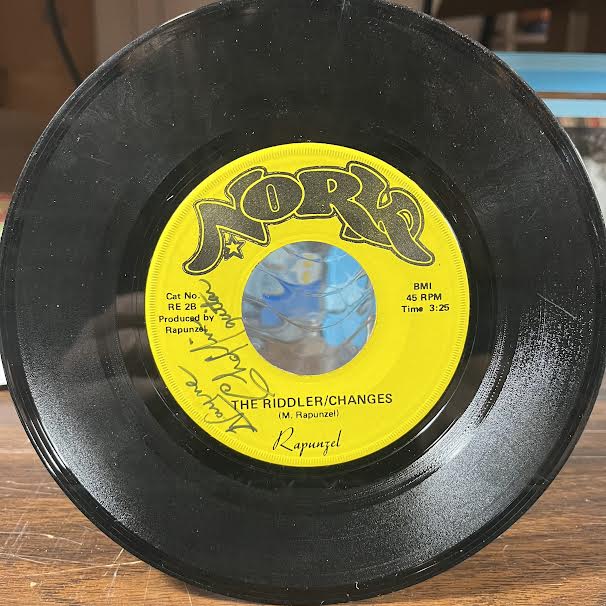 Mornin' Sunrise / The Riddler/Changes (7" VINYL) | Good Plus (G+) Generic