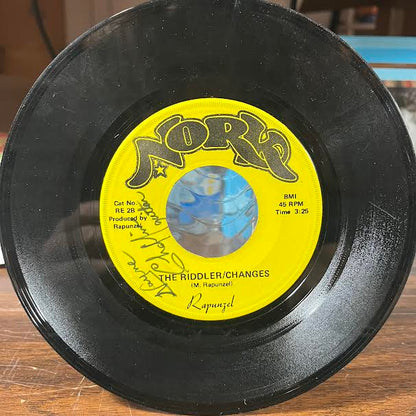 Mornin' Sunrise / The Riddler/Changes (7" VINYL) | Good Plus (G+) Generic