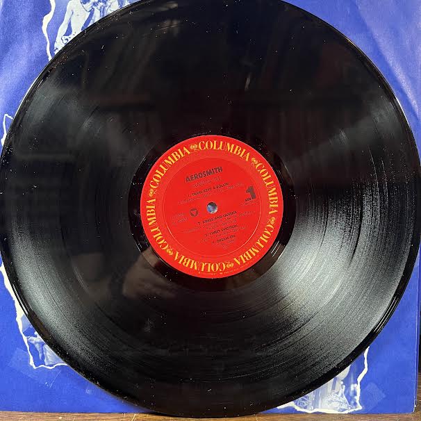 Classics Live (VINYL) | Near Mint (NM or M-) Near Mint (NM or M-)