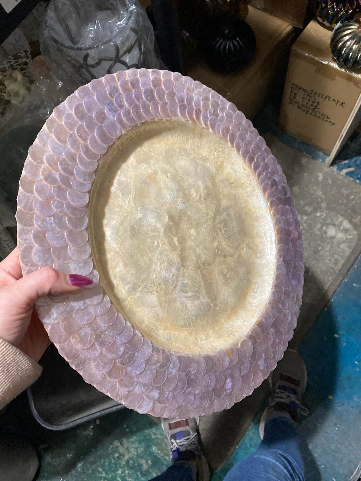 Scaled Capiz Charger