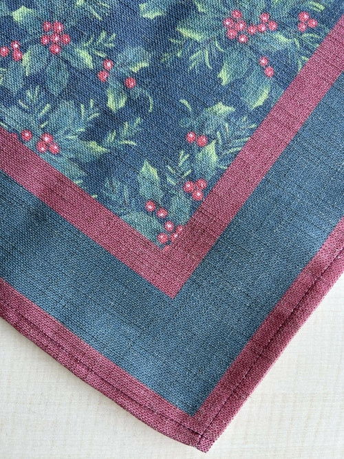 Holly Bundle and Berries Table Cloth - Holiday Pattern
