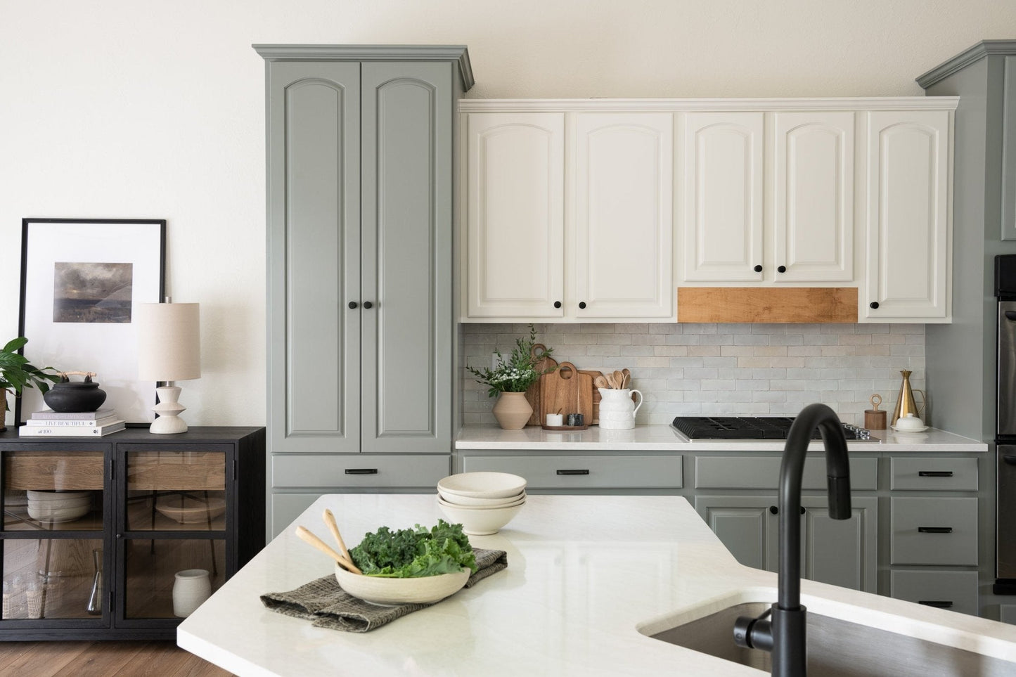 Suar Wood Appetizer Tray / Cheese Cutting Board with Handle - Short