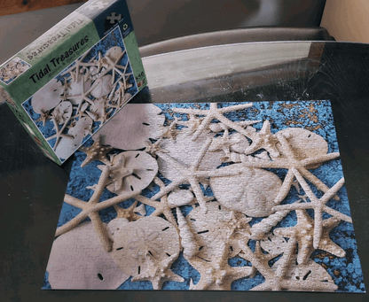 Tidal Treasure, Starfish & Sand Dollars, 550 Piece Puzzle