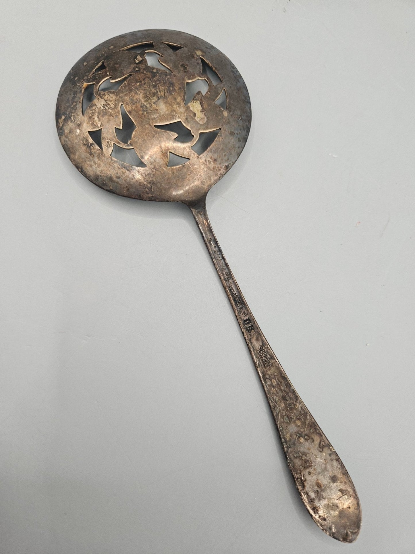 Vintage International Silver Co. Original Rogers Slotted Serving Spoon – 7.5"x3.75"