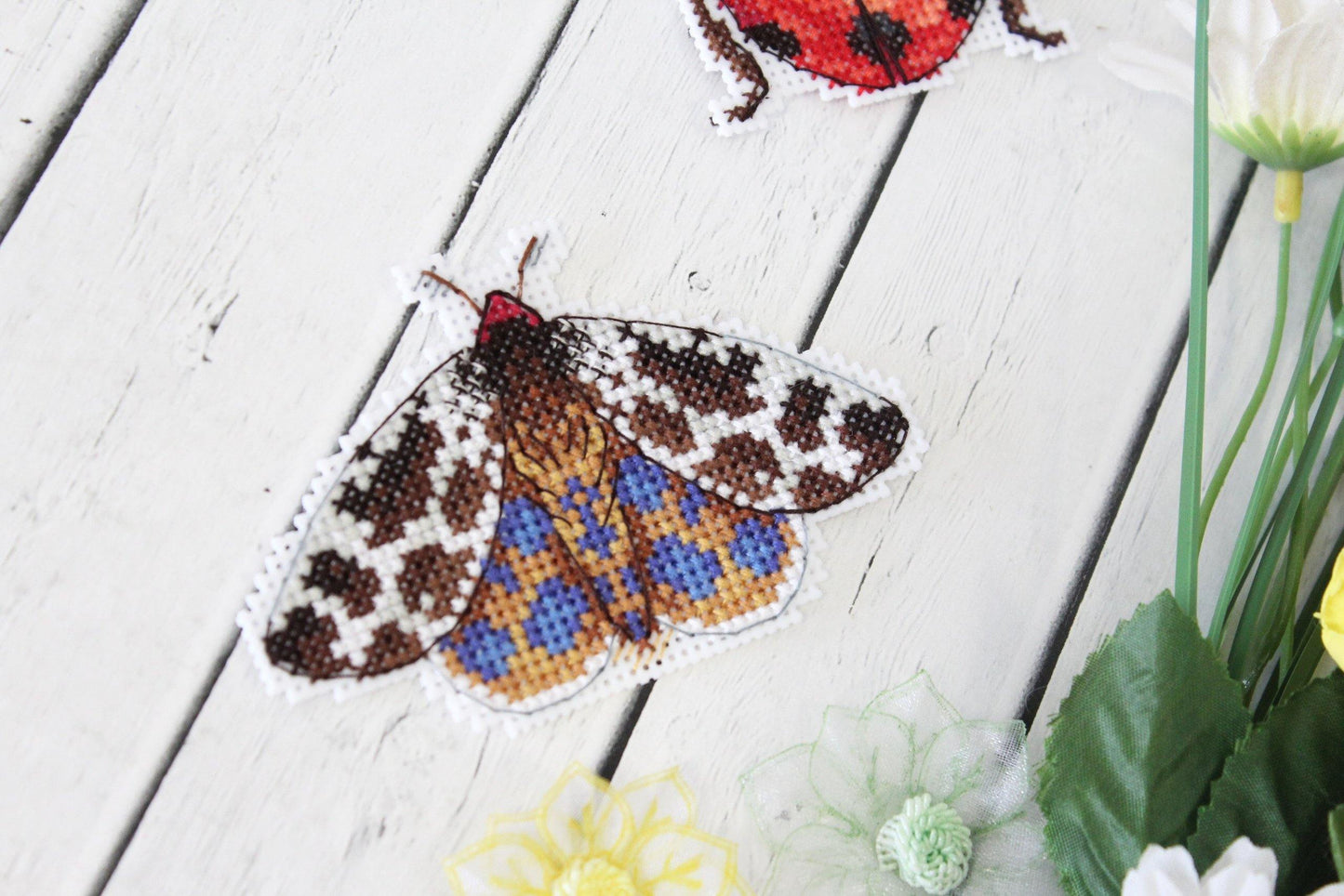 Winged Friends. Magnets SR-488  Plastic Canvas Counted Cross Stitch
