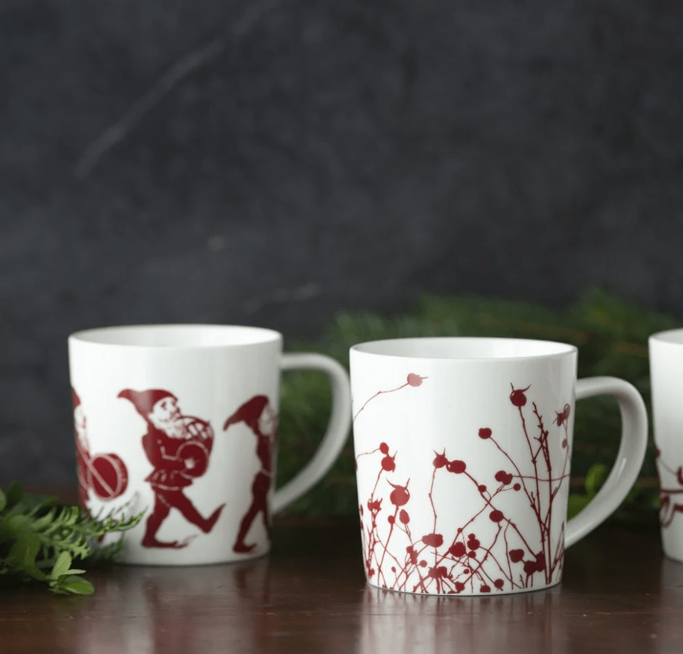 Winterberries Dinnerware & Serving Pieces