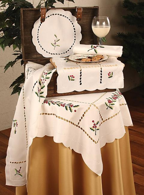 XD46141 Holly Berry Collection