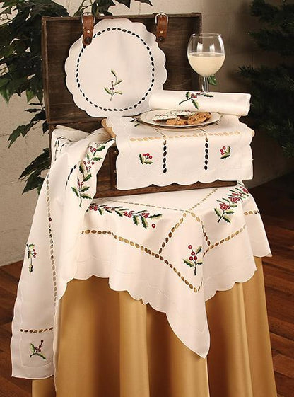 XD46141 Holly Berry Collection