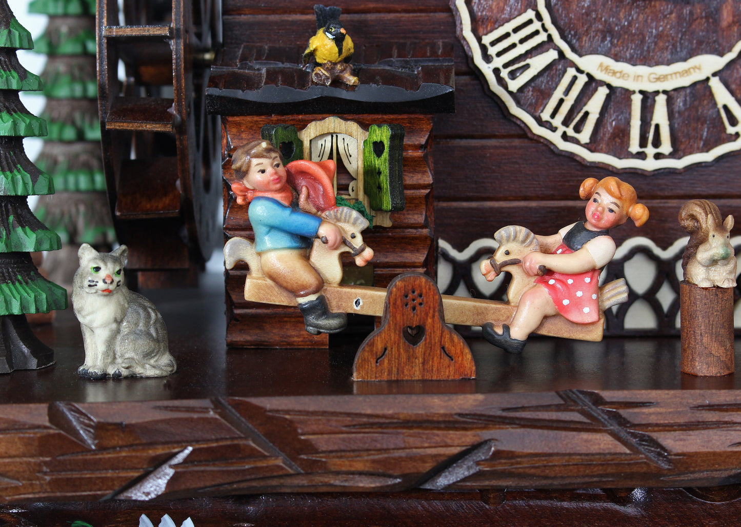 Happy Family - HerrZeit by Adolf Herr Cuckoo Clock